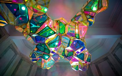 SOFTlab (American), Spectralline, 2016. Dichroic acrylic, aluminum, LEDs.